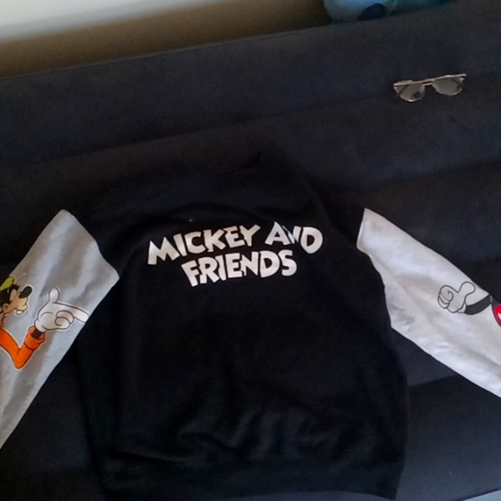 Sweatshirt